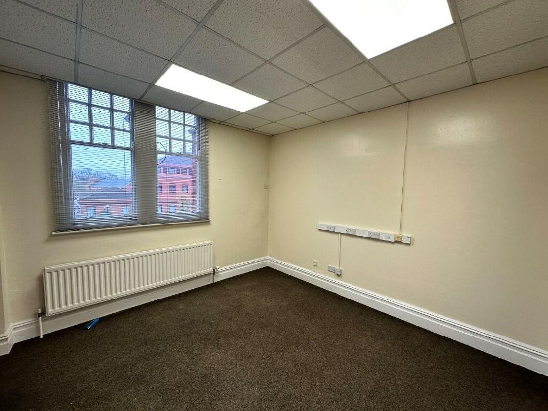 Coton Road, Nuneaton, Warwickshire, CV11 5TQ