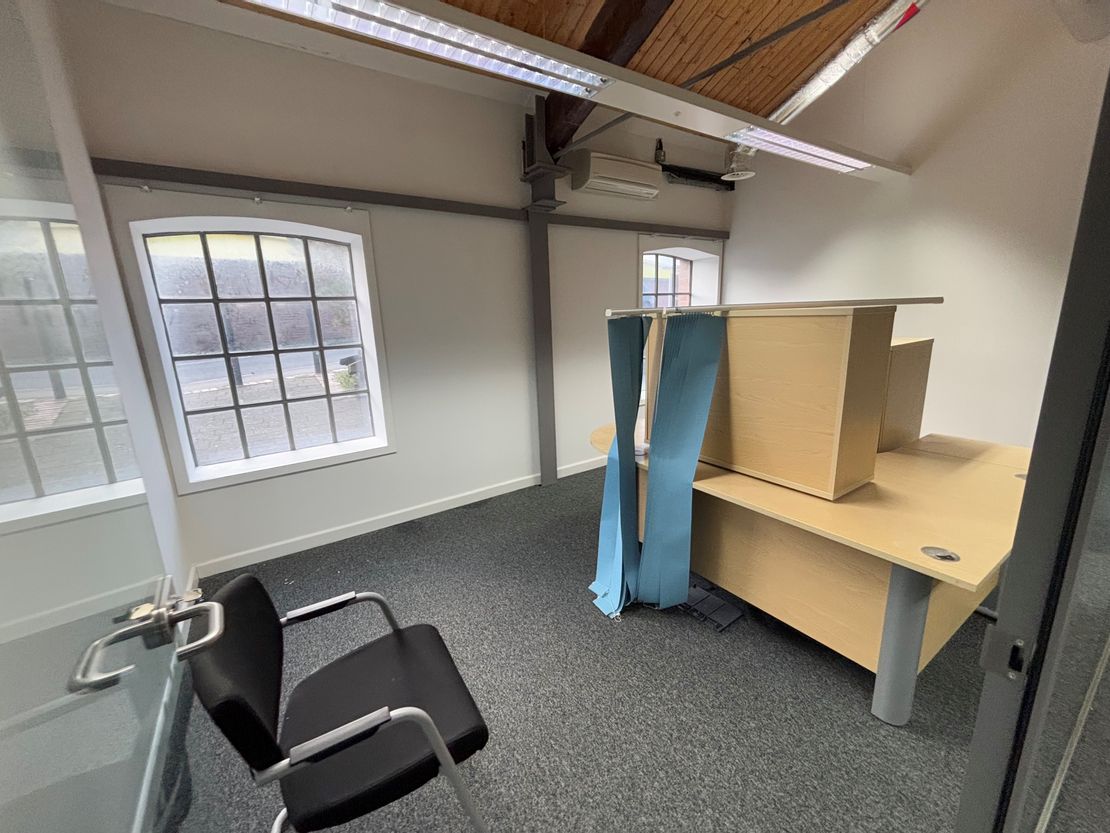 Unit 6 53/54 Triangle Building, Wolverton Park Road, Wolverton, Milton Keynes, Buckinghamshire, MK12 5FJ