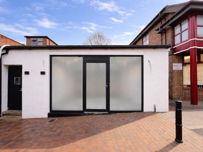Property Image for Unit 3 Eleanors Cross, Dunstable, Bedfordshire, LU6 1SU