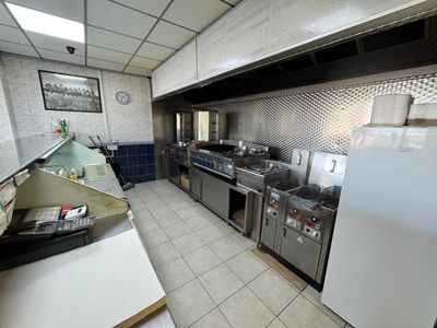 Property Image for 133 Luton Road, Dunstable, Bedfordshire, LU5 4LW