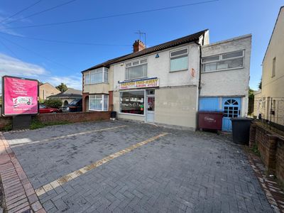 Property Image for 133 Luton Road, Dunstable, Bedfordshire, LU5 4LW