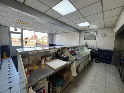 Property Image for 133 Luton Road, Dunstable, Bedfordshire, LU5 4LW