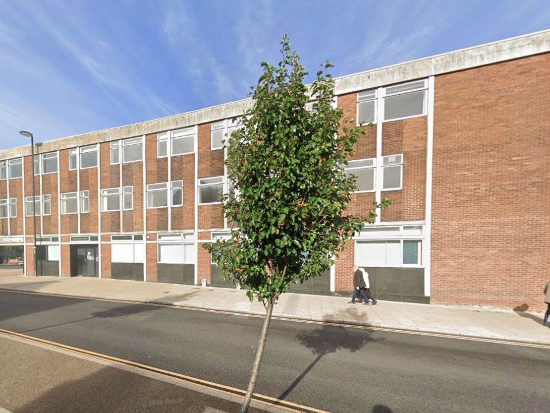 4 High Street North, Dunstable, Bedfordshire, LU6 1JU