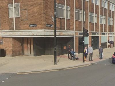 Property Image for 4 High Street North, Dunstable, Bedfordshire, LU6 1JU