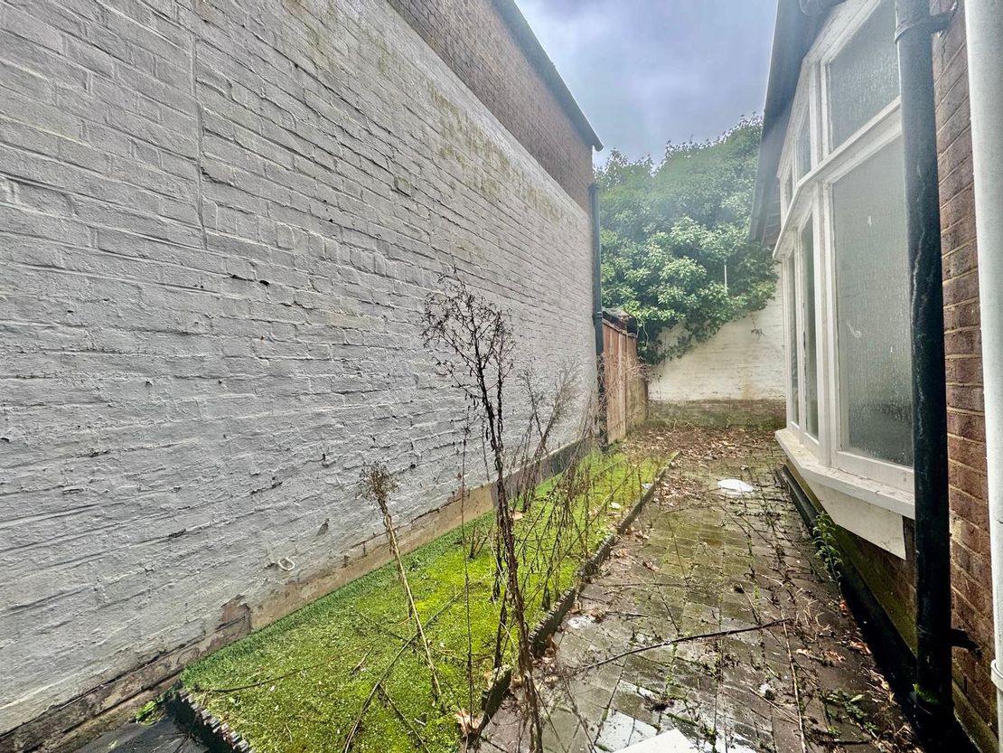 Basement And Ground, 37 King Street, Luton, Bedfordshire, LU1 2DW
