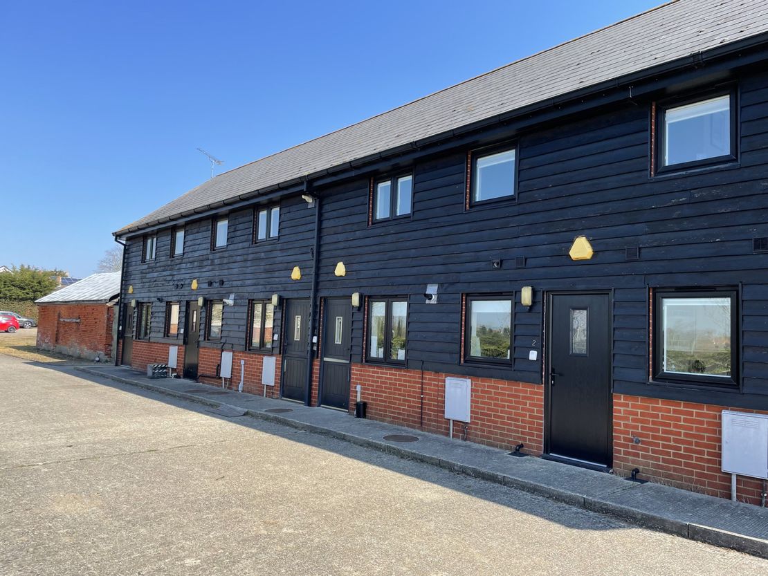 Hall Farm Cottages & Barn, B1010, Althorne, Burnham On Crouch, Essex, CM3 6BZ