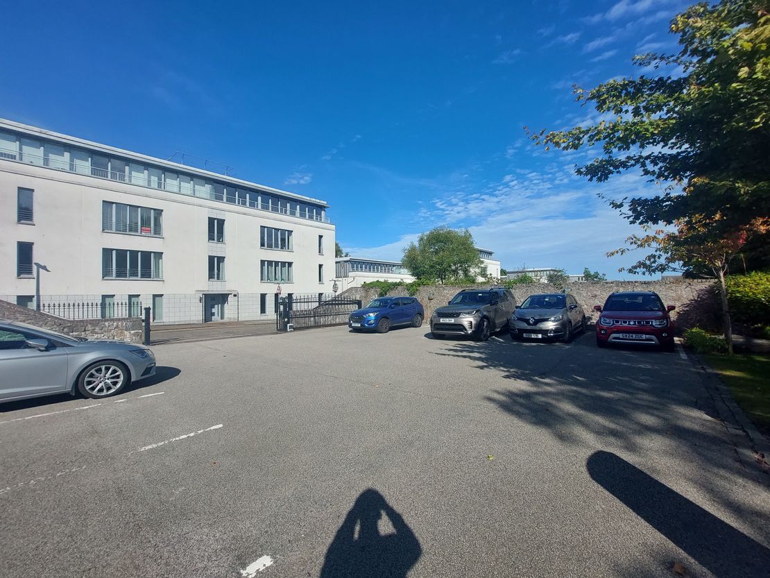 12 Queens Road, Aberdeen, AB15 4ZT