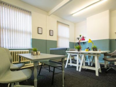 Property Image for BSS House, Cheney Manor, Swindon, Wiltshire, SN2 2PJ