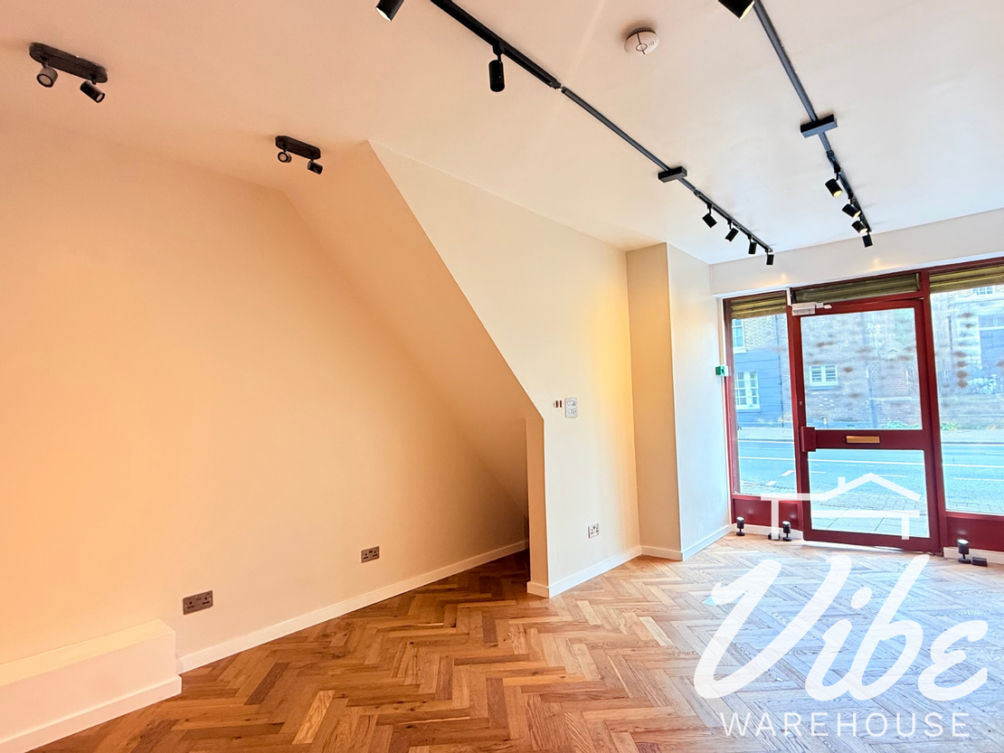 104 Lower Clapton Rd, Lower Clapton, London E5 0QR