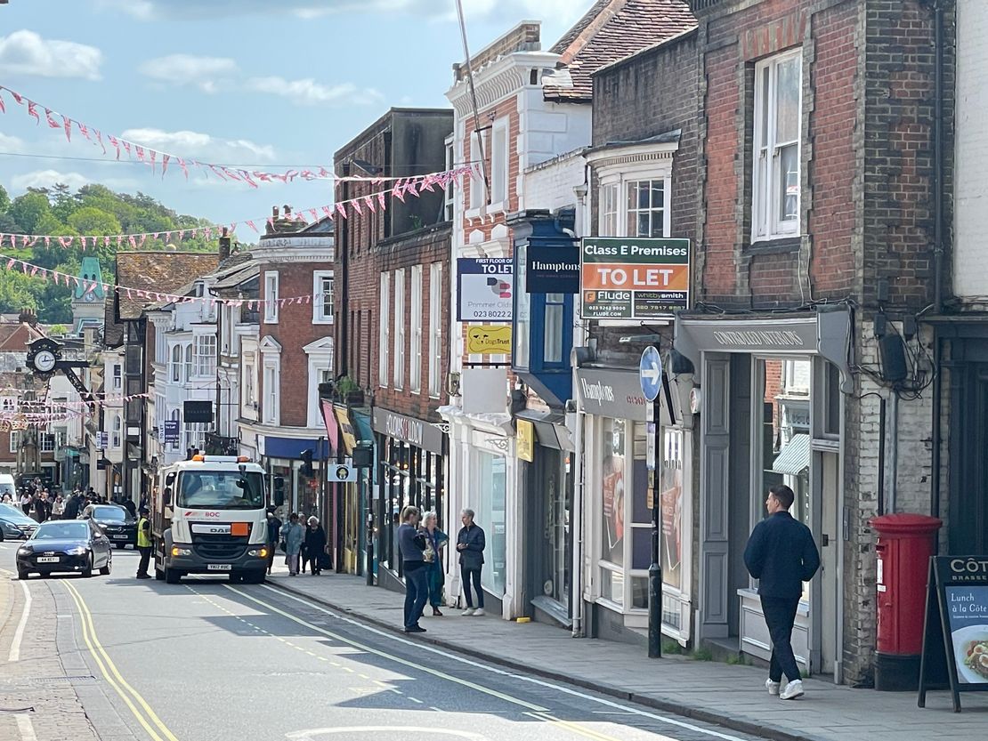 Ground Floor 70 High Street, Winchester, Hampshire, SO23 9DA