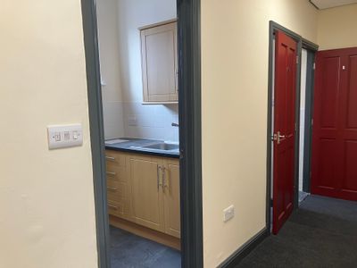 Property Image for 15 Cross Street, Wakefield, WF1 3BW
