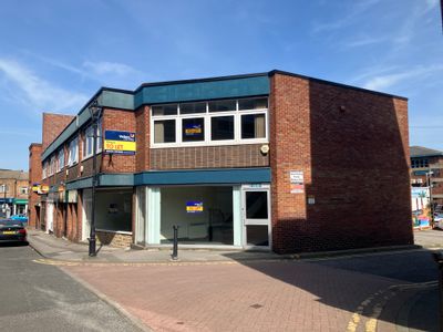 Property Image for 15 Cross Street, Wakefield, WF1 3BW