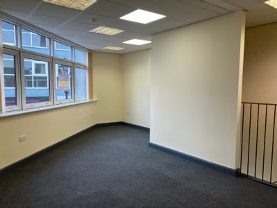 Property Image for 15 Cross Street, Wakefield, WF1 3BW