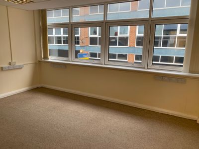 Property Image for 13 Cross Street, Wakefield, West Yorkshire, WF1 3BW