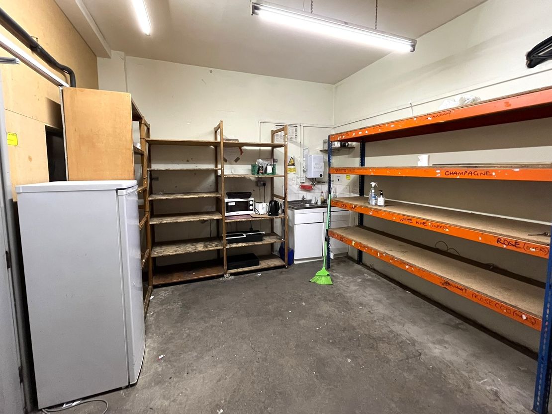 210 Main Road, Hawkwell, Essex, SS5 4EG