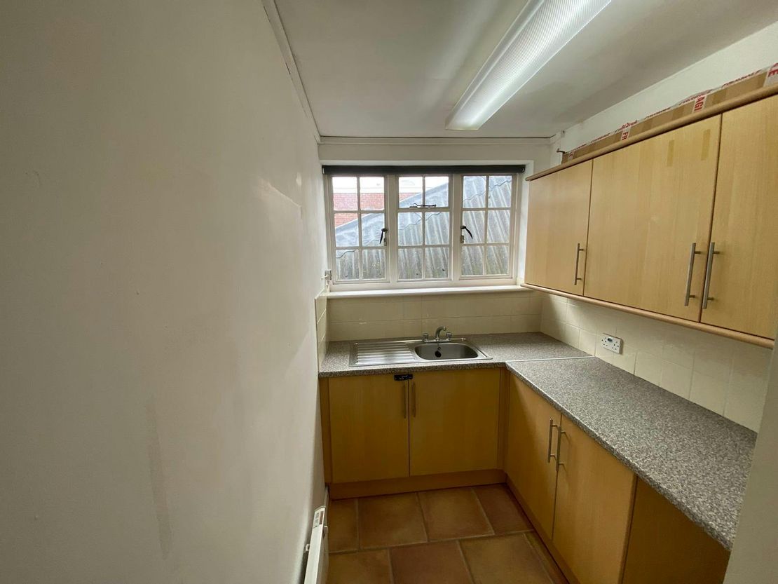 43 Downing Street, Farnham, GU9 7PH