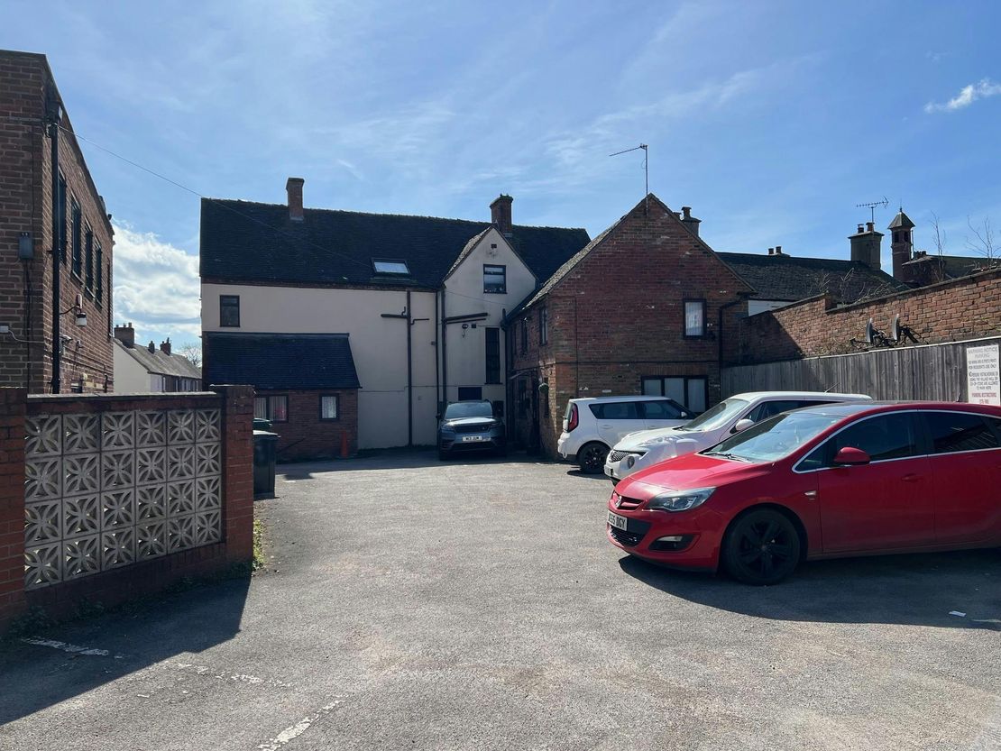 33 & 33A High Street, Tean, Stoke-on-Trent, ST10 4DY