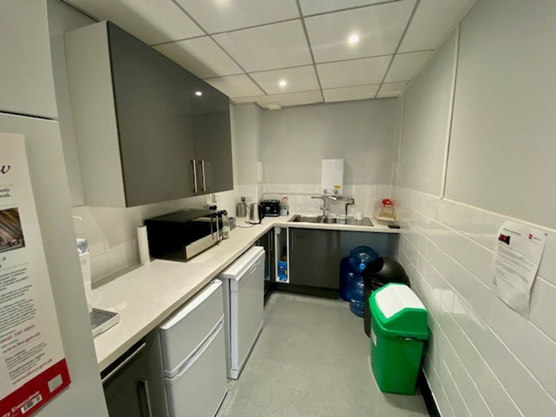 First Floor Rear Offices, 5 West Mills, Newbury, RG14 5HG