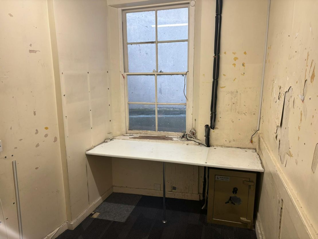 33 Peascod Street, Windsor, SL4 1EA