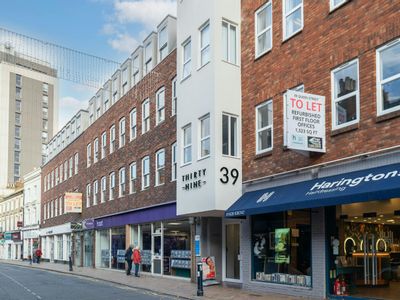 Property Image for First and Third Floor, 39 Queen Street, Maidenhead, SL6 1NB