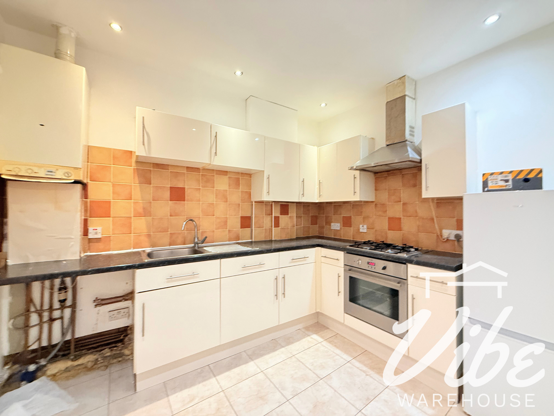 flat 5, 2 Ratcliffe Cross St, London E1