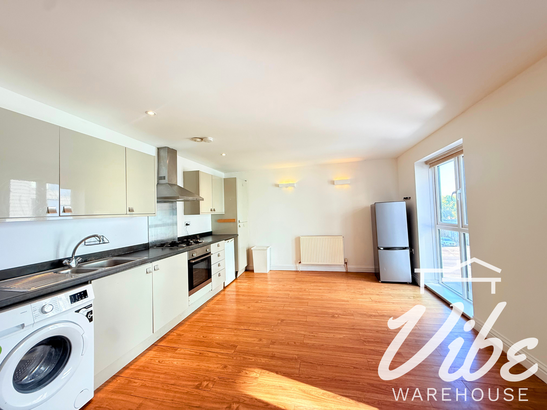 flat 5, 2 Ratcliffe Cross St, London E1