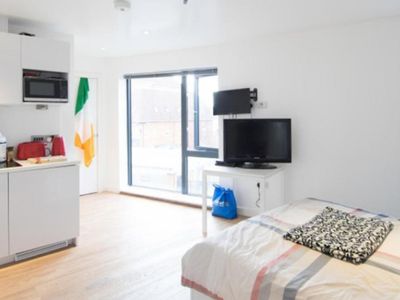 Property Image for THE PAVILLION, St. Michaels Lane, Leeds, West Yorkshire, LS6