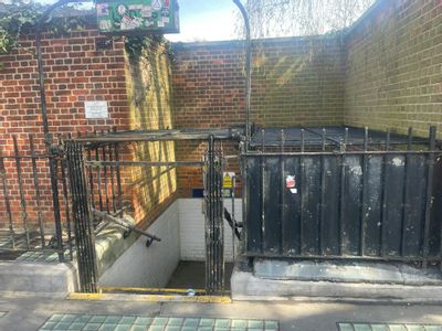 Property Image for Public Conveniences, King William Walk, Greenwich, SE10 9JH