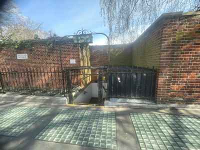 Property Image for Public Conveniences, King William Walk, Greenwich, SE10 9JH