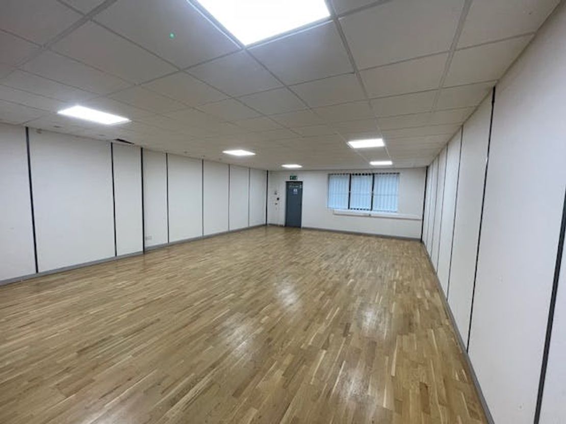 Unit 1, Wokingham Commercial Centre, Wokingham, RG41 2RF