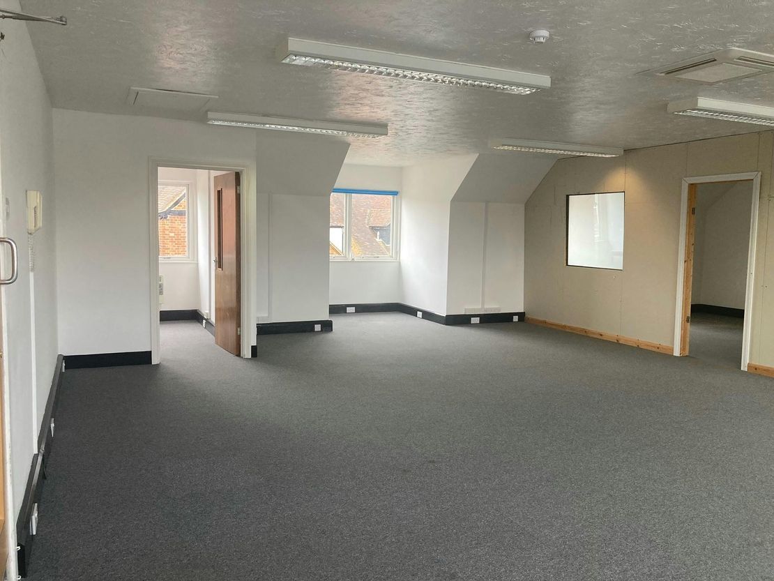 4 The Courtyard, Denmark Street, Wokingham, RG40 2AZ