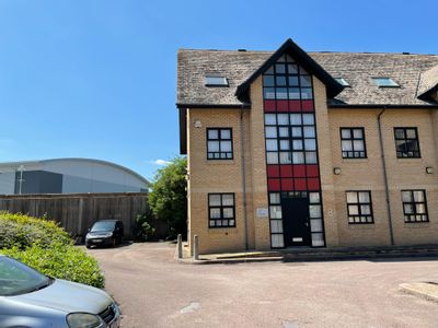 Property Image for 8 Milbanke Court, Milbanke Way, Bracknell, RG12 1RP