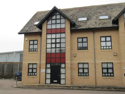 Property Image for 8 Milbanke Court, Milbanke Way, Bracknell, RG12 1RP