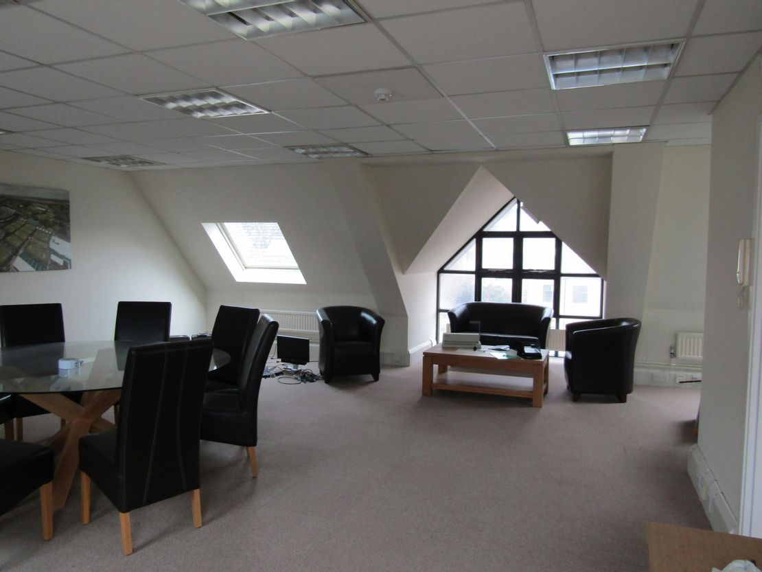 8 Milbanke Court, Milbanke Way, Bracknell, RG12 1RP