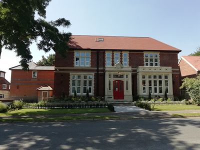 Property Image for Kingswick House, Sunninghill, Ascot, SL5 7BH