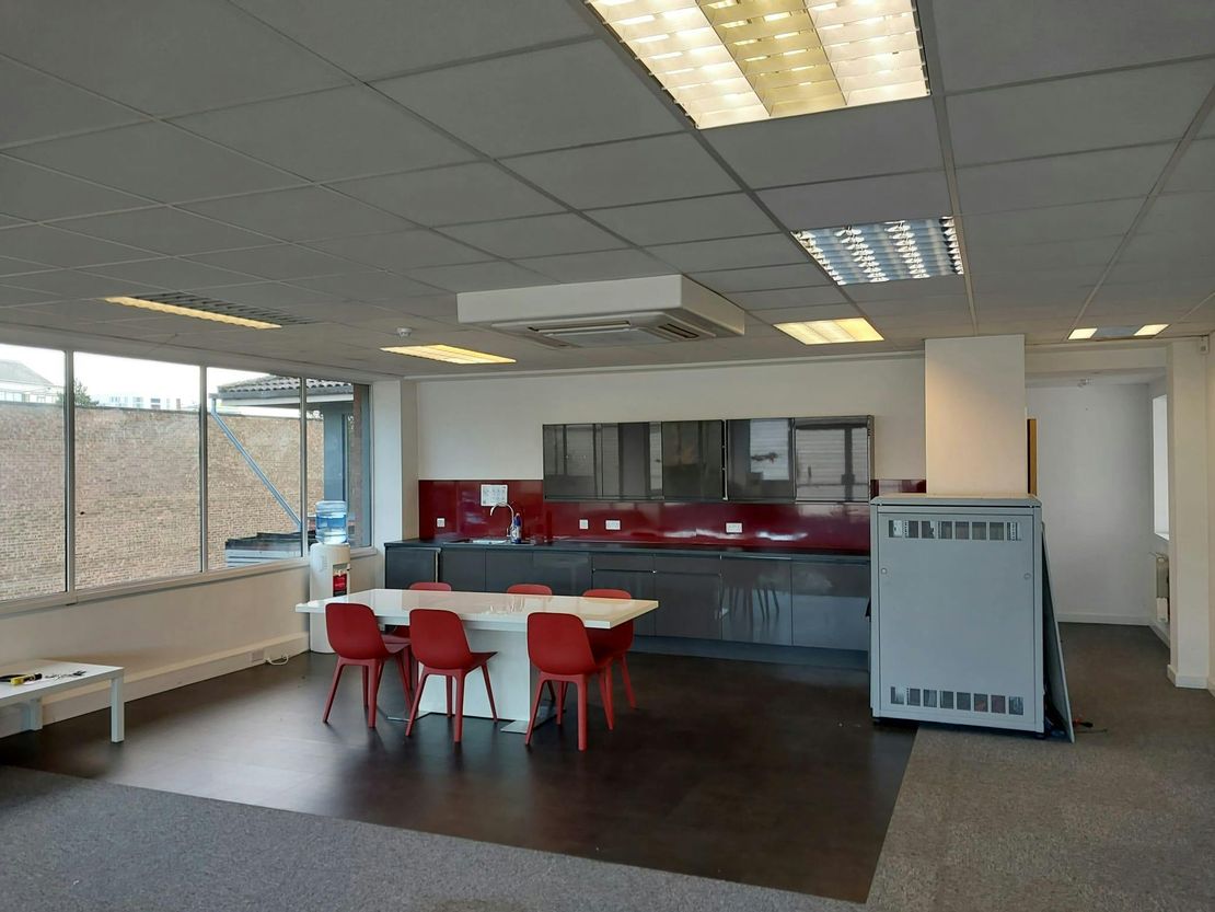 First Floor, 1 E-Centre, Easthampstead Road, Bracknell, RG12 1NF