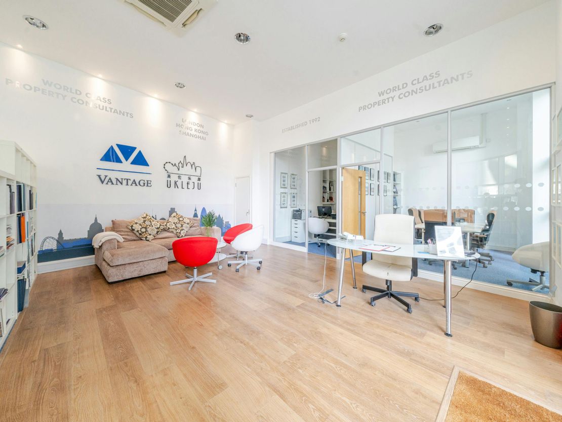 122 Orbis Wharf, Bridges Court Road, Battersea, SW11 3GX
