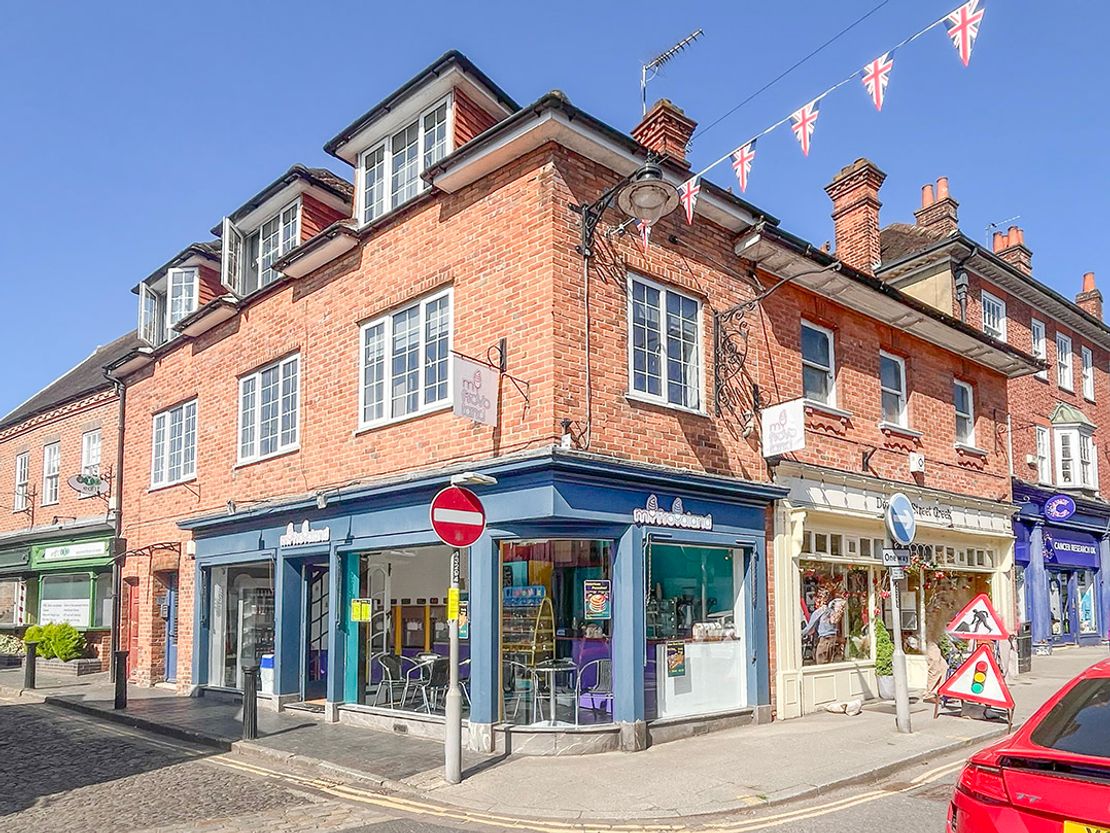23 Downing Street Farnham, GU9 7PD