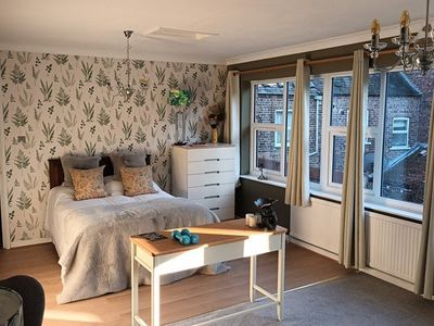 Property Image for 16 Lairgate, Beverley, East Riding Of Yorkshire, HU17 8EE