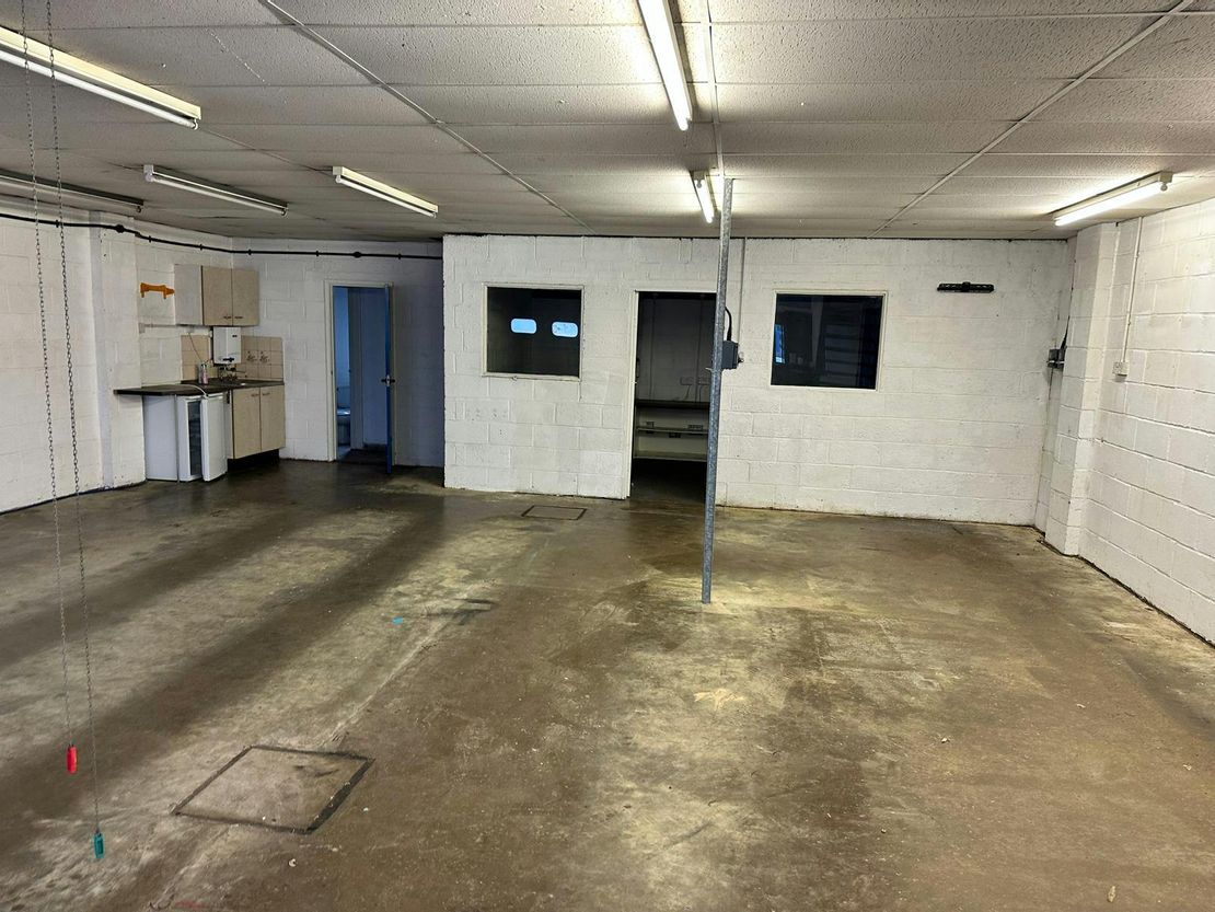 Unit 14 Sovereign Park, Cleveland Way, Hemel Hempstead, HP2 7DA