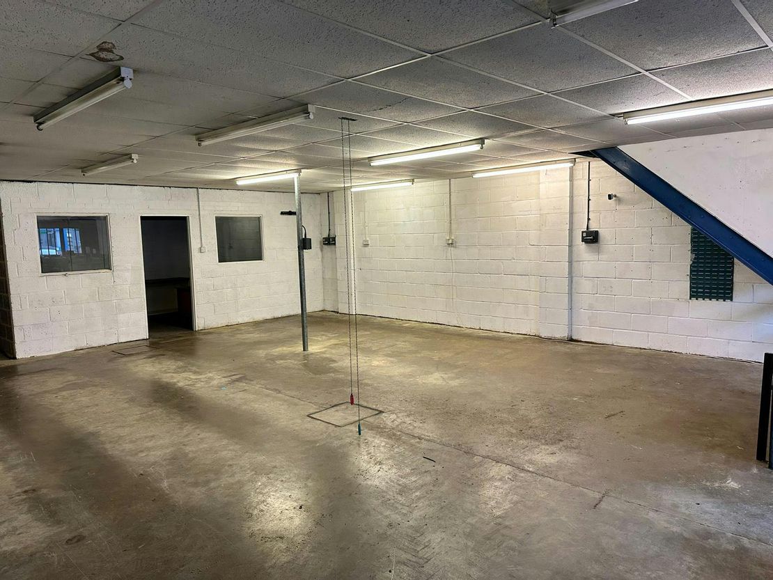 Unit 14 Sovereign Park, Cleveland Way, Hemel Hempstead, HP2 7DA