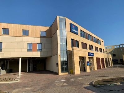 Property Image for Unit 1/2 Quayside, Stockley Park, UB11 1AA