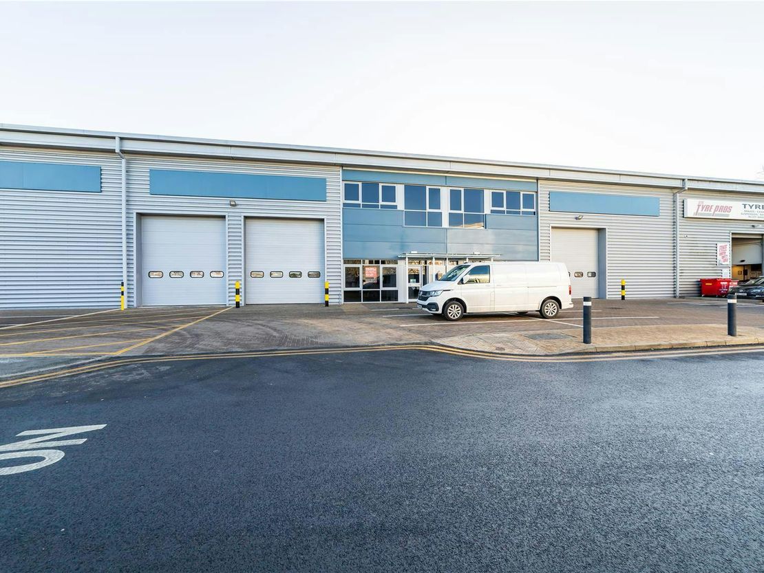 6 McDonald Business Park, McDonald Way, Hemel Hempstead, HP2 7EB