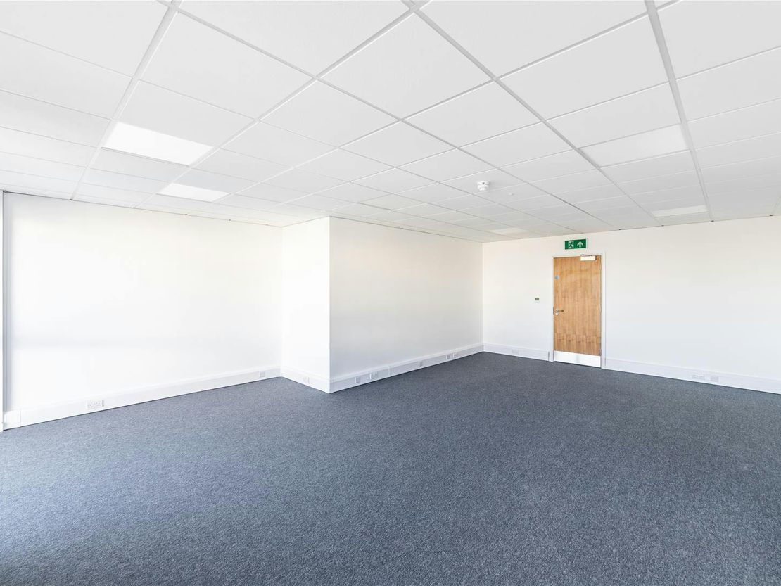 6 McDonald Business Park, McDonald Way, Hemel Hempstead, HP2 7EB
