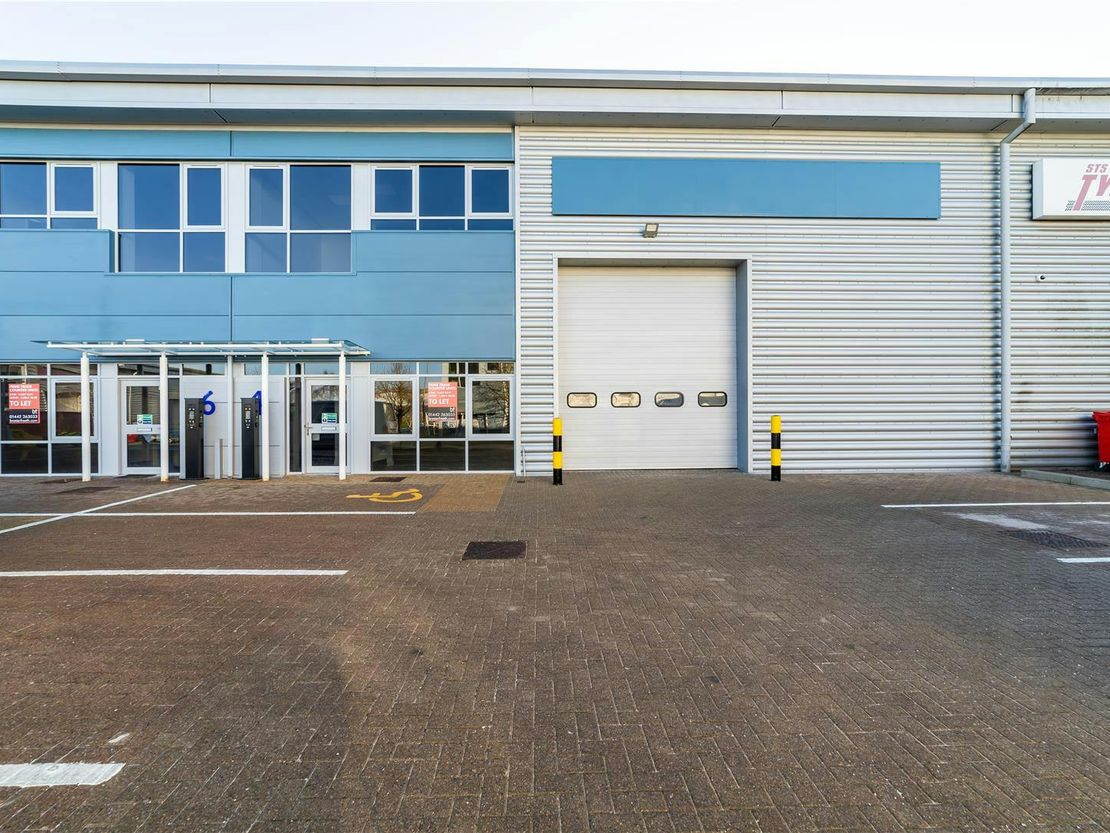 4 McDonald Business Park, McDonald Way, Hemel Hempstead, HP2 7EB
