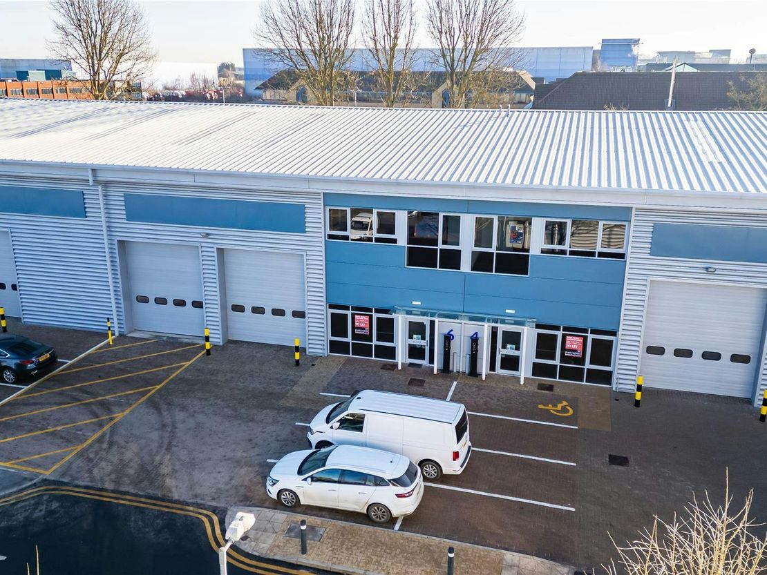4 McDonald Business Park, McDonald Way, Hemel Hempstead, HP2 7EB