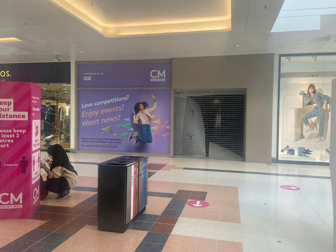 Unit 44, Lower Level, County Mall Shopping Centre, Crawley, RH10 1FF