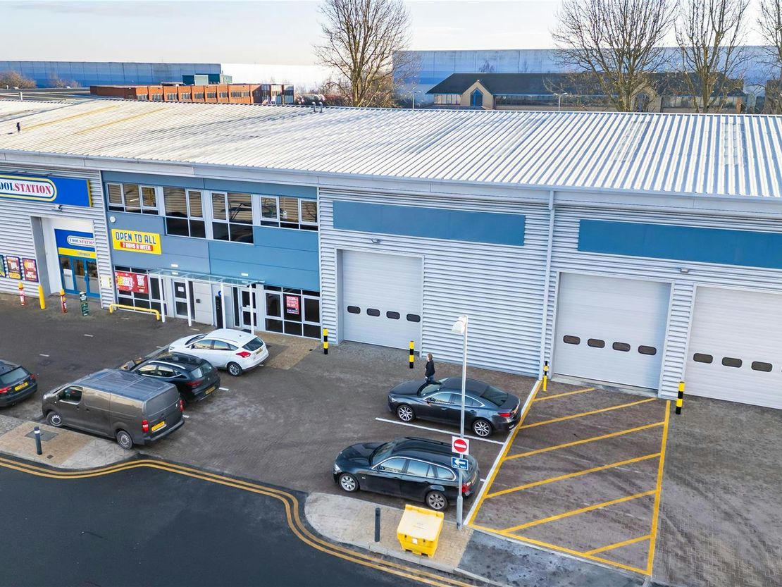 8 McDonald Business Park, McDonald Way, Hemel Hempstead, HP2 7EB