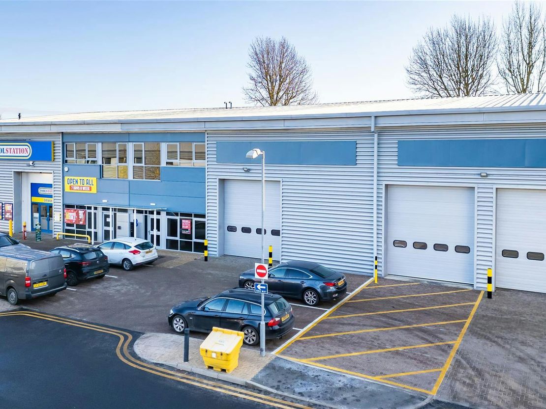 8 McDonald Business Park, McDonald Way, Hemel Hempstead, HP2 7EB