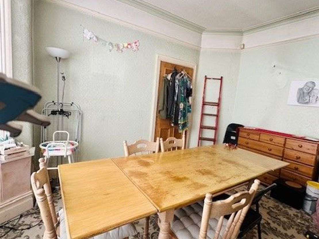 Warren Avenue North, Fleetwood, FY7